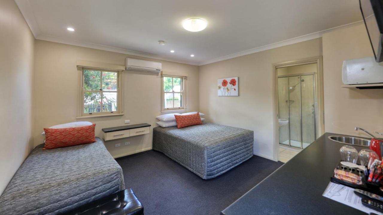 Prince Of Wales Hotel Gulgong Exterior photo